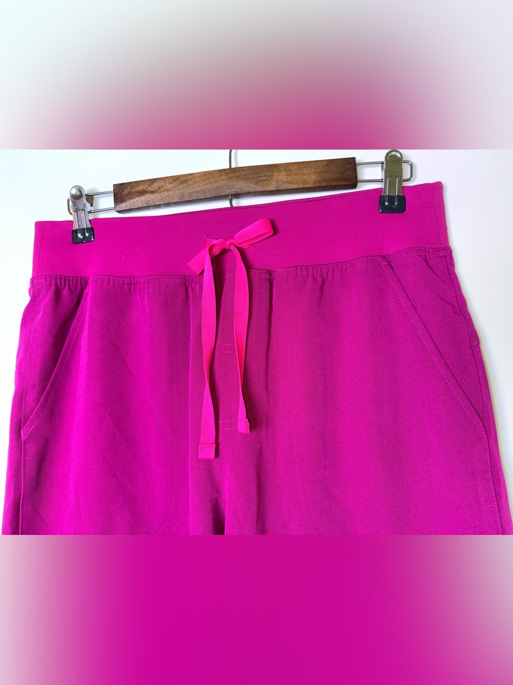 NWT FIGS Isabel High Waisted Wide Leg Scrub Pants Magenta Berry Barbiecore M - Picture 5 of 11
